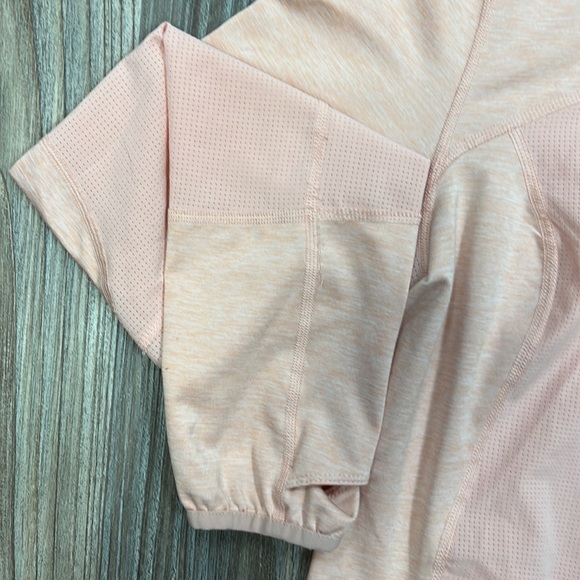 Columbia women’s light jacket large. Vented The color is  peach. - Picture 5 of 10